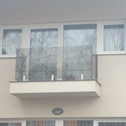 Referenciak_02_Üvegkorlát_09
