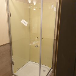 Referenciak_03_Zuhanykabin_04
